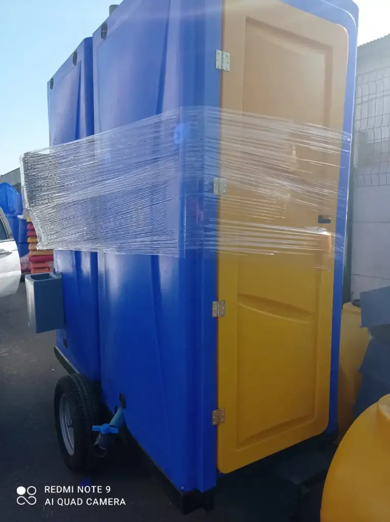 Baño Químico Doble con Carro de Arrastre Modelo Estándar